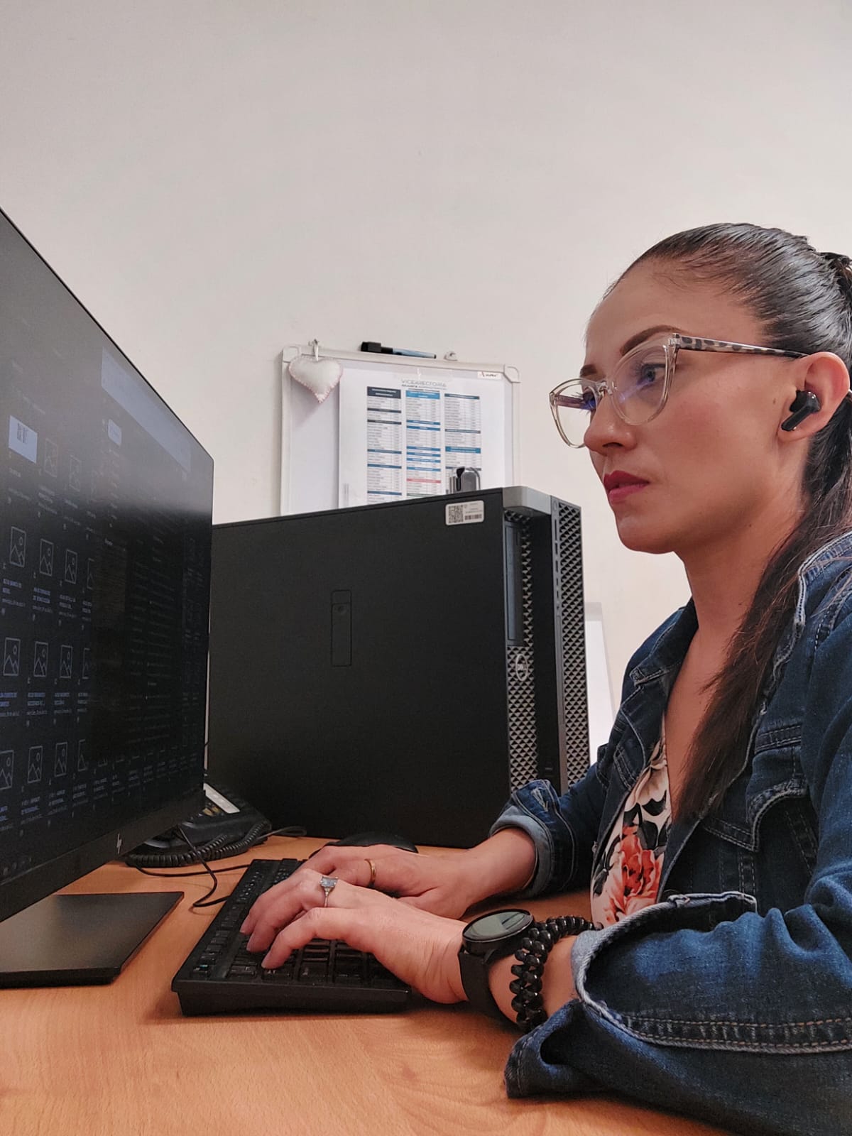 Roxana Franco working at her computer